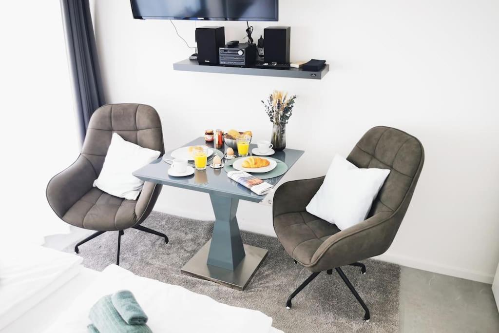 Hh 03 By Rockchair - Superhost Status - Modernes Apartment Mit Sonnigem Balkon & Premium Boxspringbetten In Winterhude - Hamburg Top Geheimtipp Exterior foto