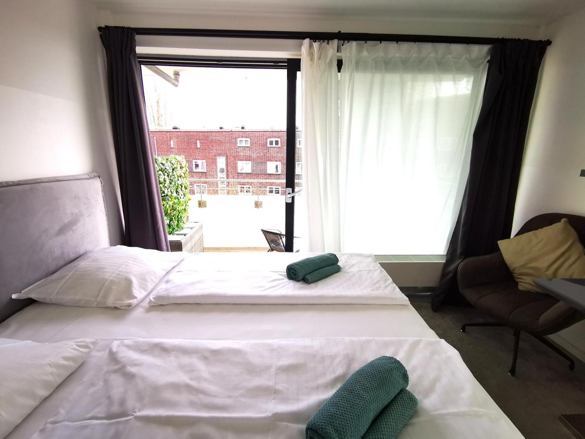 Hh 03 By Rockchair - Superhost Status - Modernes Apartment Mit Sonnigem Balkon & Premium Boxspringbetten In Winterhude - Hamburg Top Geheimtipp Exterior foto